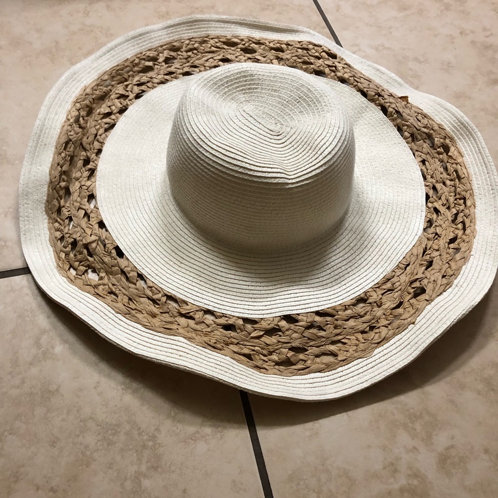 Sun Hat - Picture 2 of 4